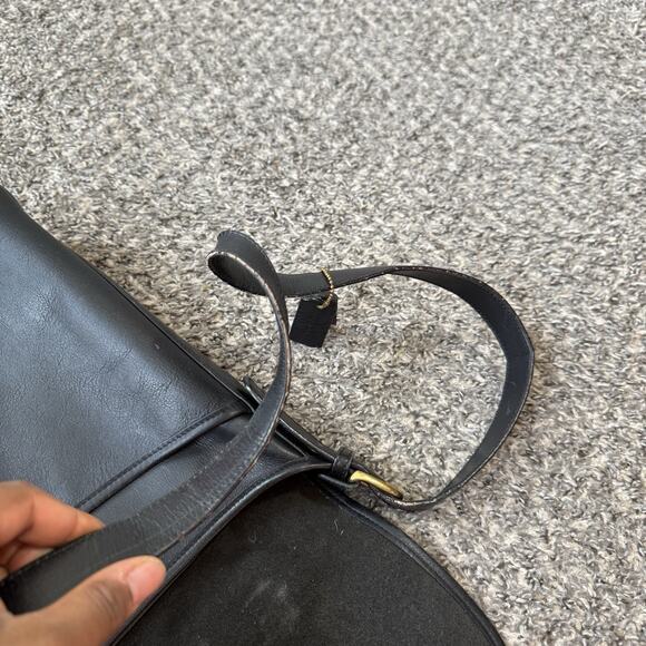 Vintage COACH WHITNEY Black Leather Crossbody Bag Carryall Flap Purse 4115 - Picture 11 of 11